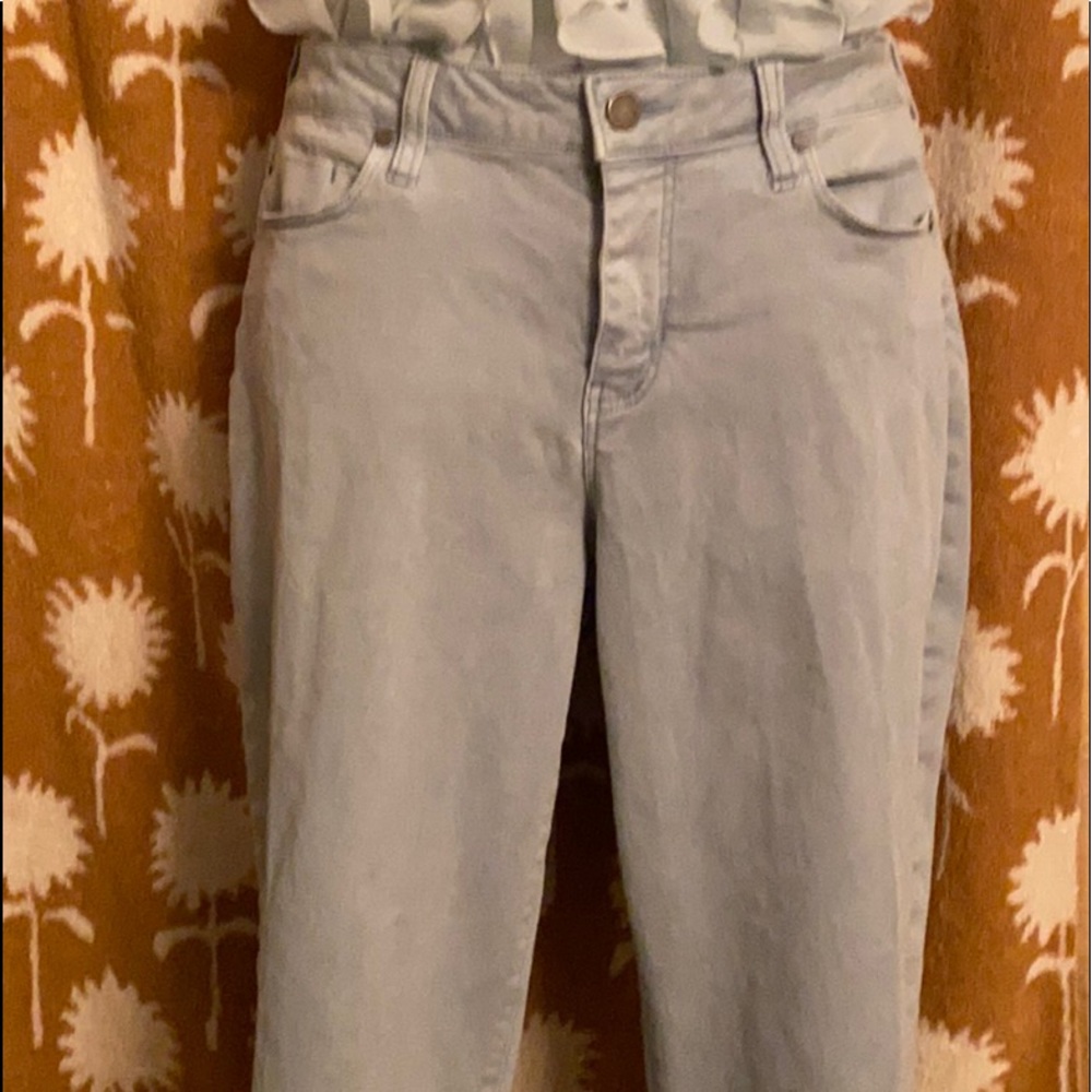 Straight leg colored Liverpool jeans